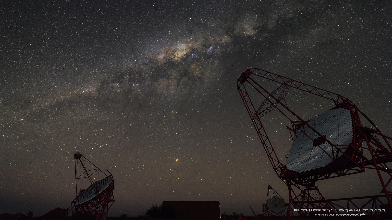 20220516_eclipse_hess_namibia_1600.jpg