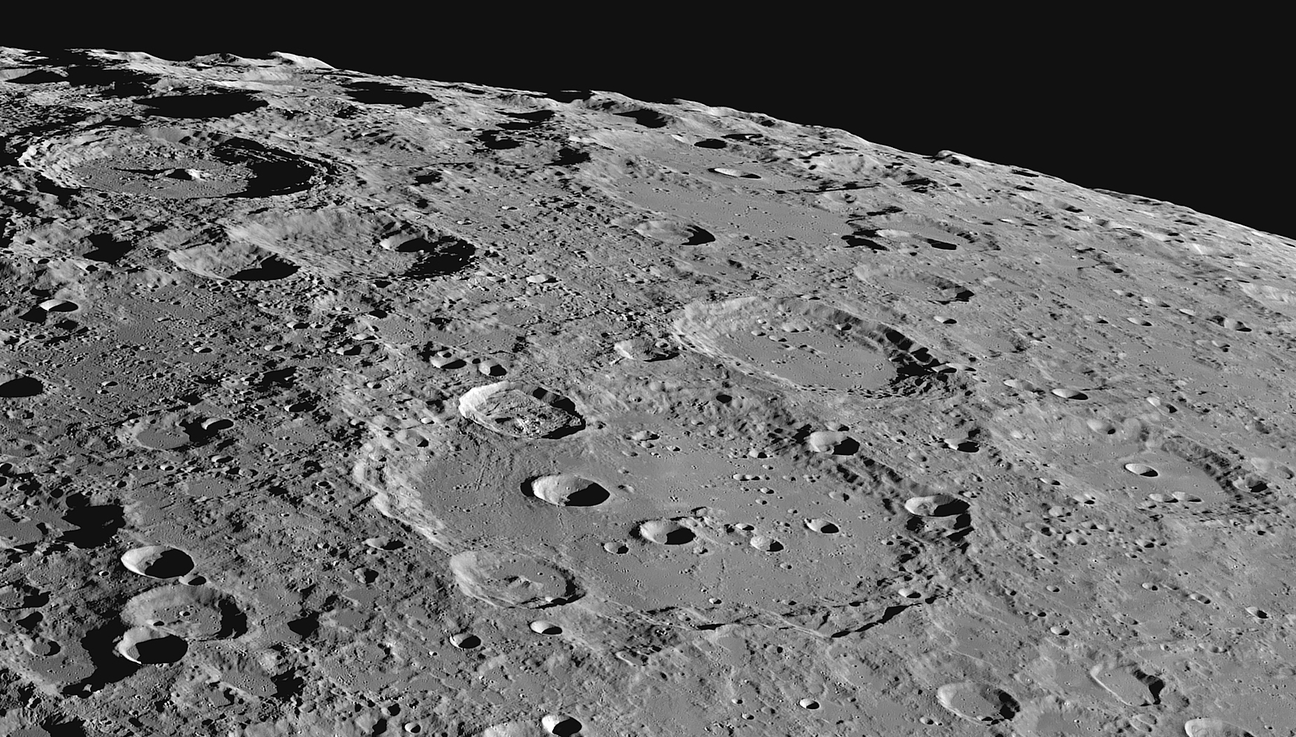 l160824-100-crop-clavius.jpg