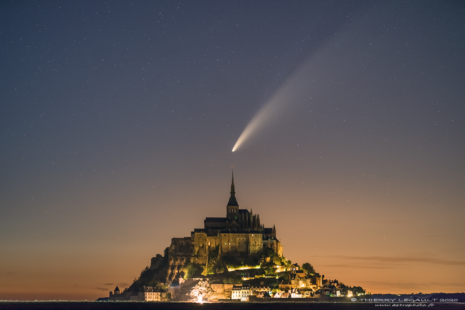 neowise_montsaintmichel_20200712_fb.jpg