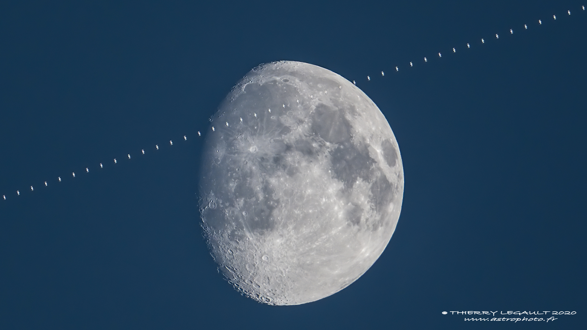 transit_iss_moon_20200404_em1_280mm_crop